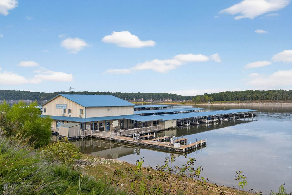 Bucksaw Resort Marina